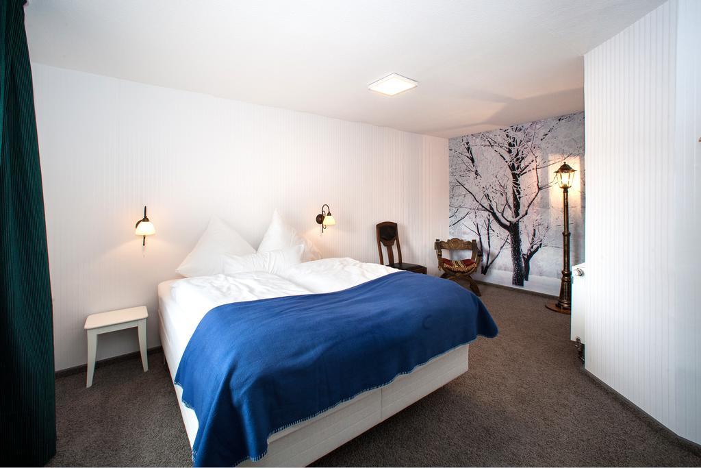 Hinter Den Spiegeln Hotel Heimbach Bagian luar foto