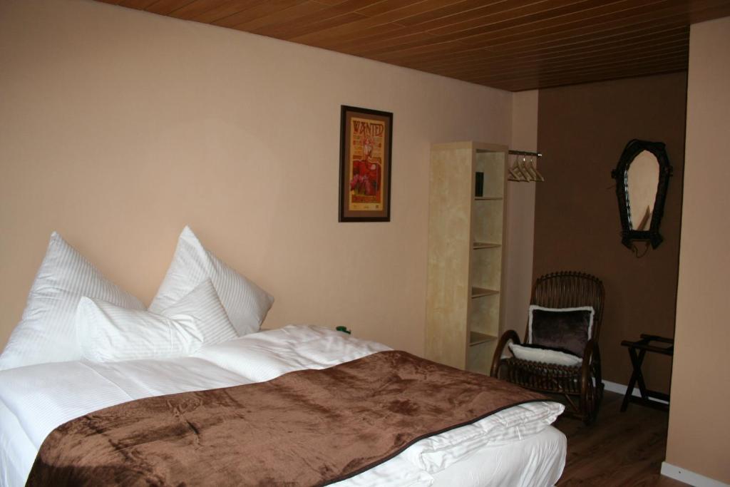 Hinter Den Spiegeln Hotel Heimbach Ruang foto